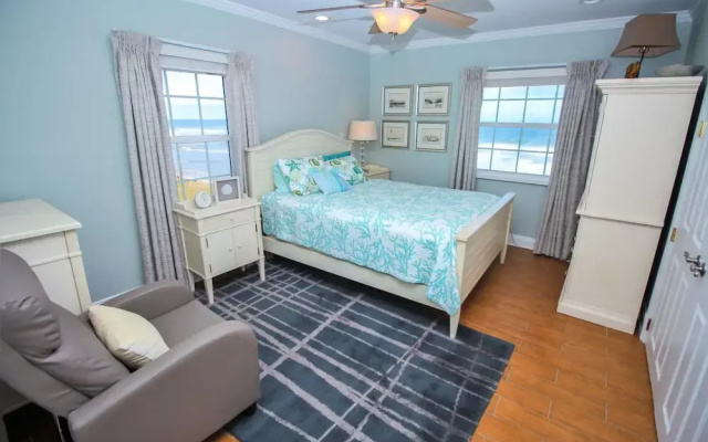 Colony Beach Club 223