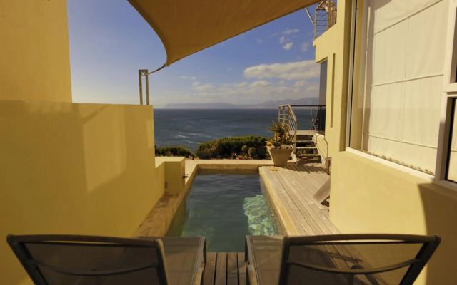 Whalesong Lodge