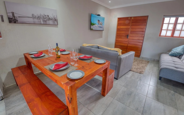 Tembo Guest Lodge