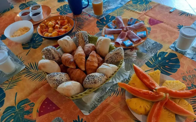 Fare Oviri Lodge