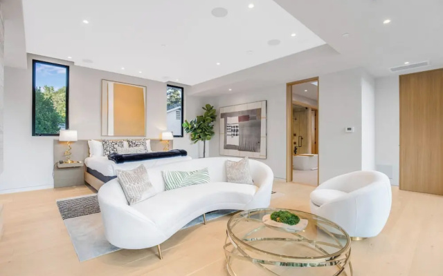 Hutton Modern