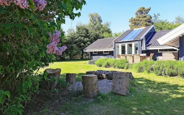 6 Person Holiday Home in Vaeggerlose