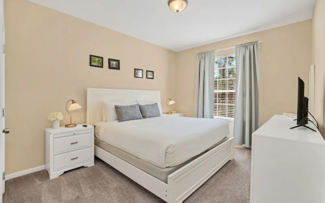 4024 Breakview Drive #208
