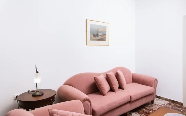 Aleksandra City Center House
