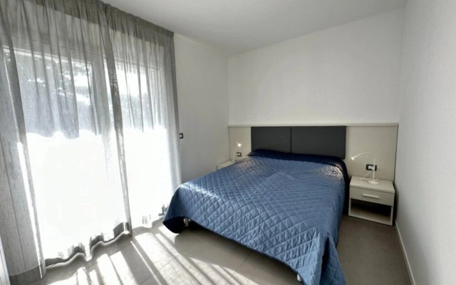 Apartment Near Beach With Pool Access