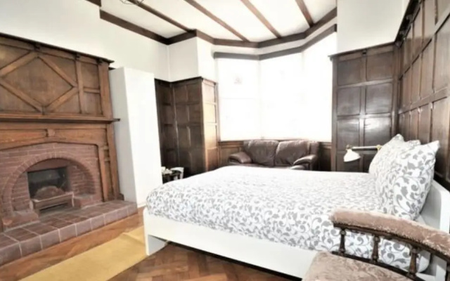 Charming 1-bed Studio in London