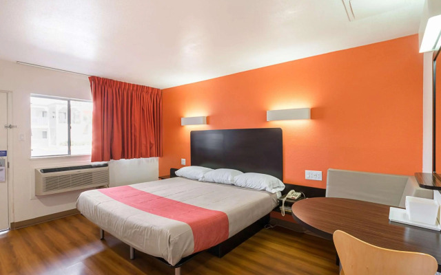 Motel 6 El Paso, TX - Airport - Fort Bliss