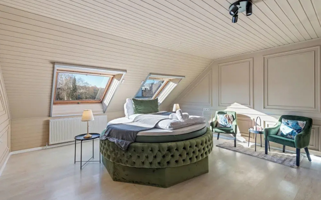 SKY9 Apartments - Homes & Villas