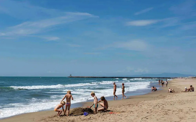 Portiragnes Group Stay With 2 Pools