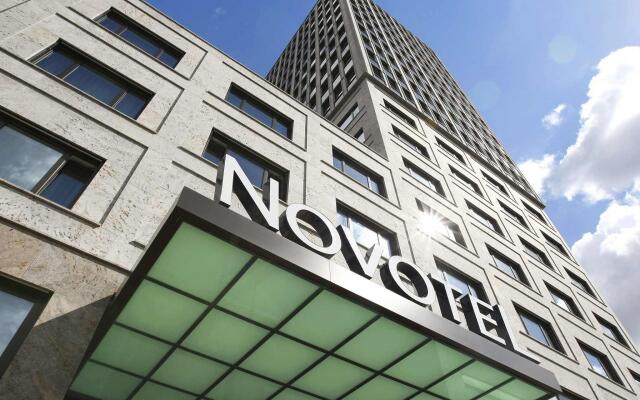 Отель Novotel Berlin Am Tiergarten Hotel Германия, Берлин - 2 отзыва об отеле, цены и фото номеров - забронировать отель Novotel Berlin Am Tiergarten Hotel онлайн вид на фасад