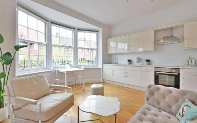 Luxury 3-bed Huge Garden Great Transport Links