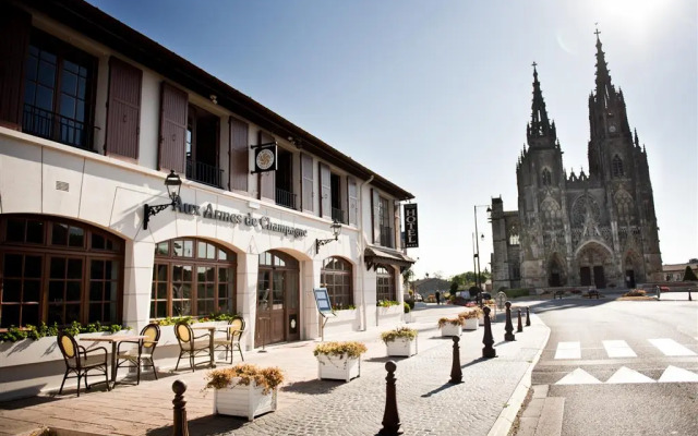 Hôtel & Spa Armes de Champagne