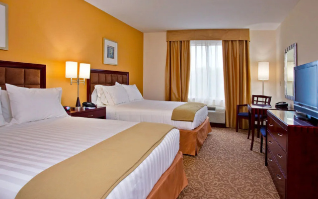 Holiday Inn Express Hotel & Suites Brooksville-I-75