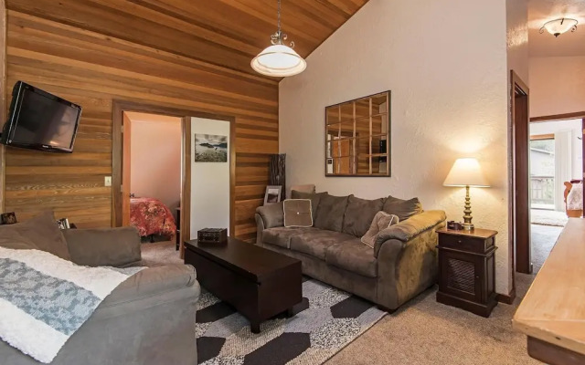 Cedar Cove Lodge