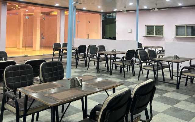 Fabhotel Grand Executive