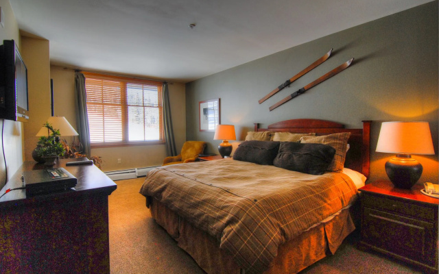 Zephyr Mountain Lodge