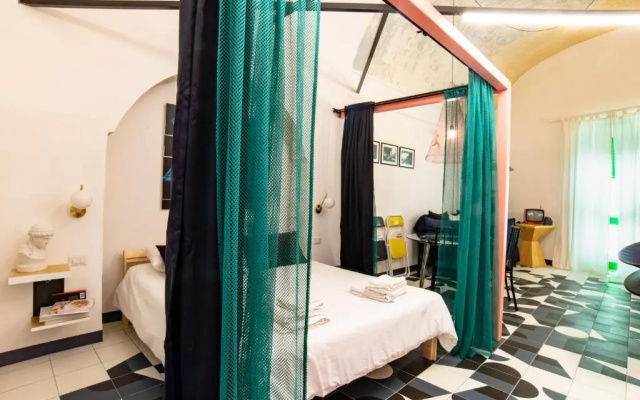 Balloon Design Studio Apartment