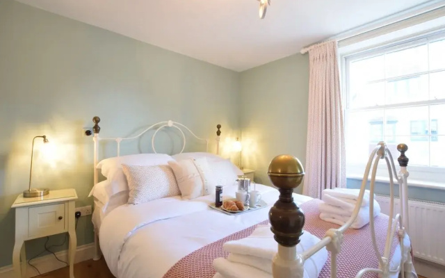 11 Crabbe Street, Aldeburgh