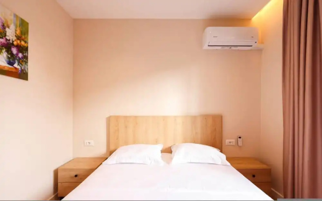 Grandstay Tirana Central 01