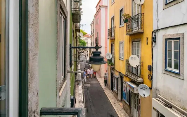Central Minimalist 1-Bed Great To Explore Lisbon
