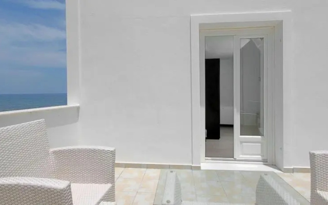 Santorini Renaissance