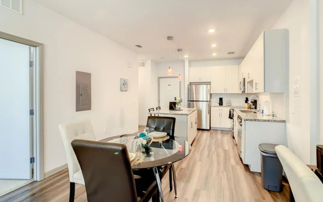 Luxury Apartment near DISNEY with Balcony