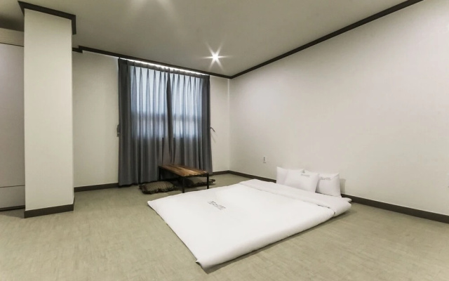 Changwon Jinhae Hotel The Syap