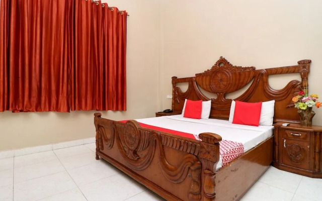 OYO 24747 Hotel White Spott