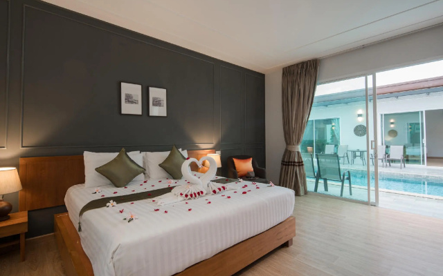 Phuket La Siesta, Naiharn Beach