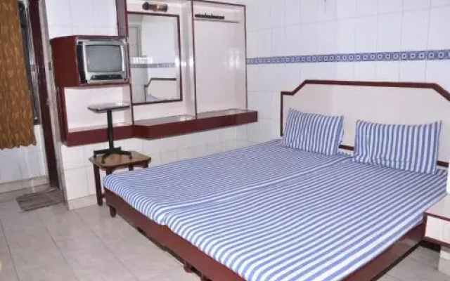 Abirami Inn