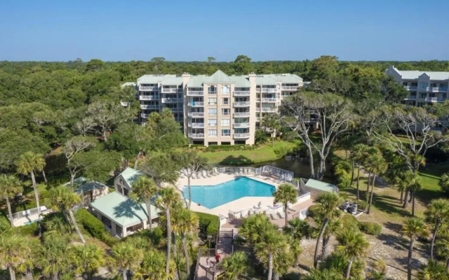 710 Barrington Park