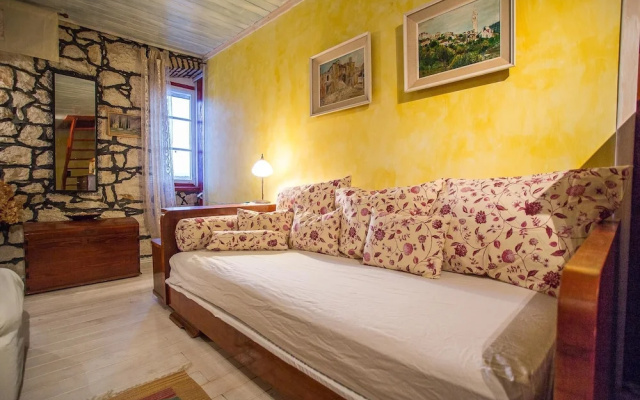 Holiday House Mirna Lozisca