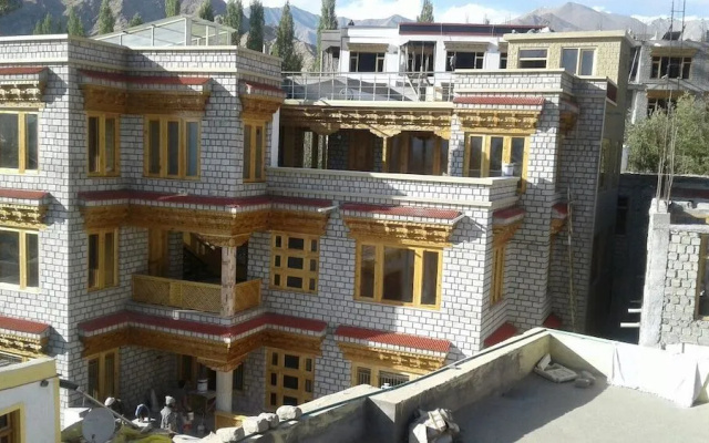 Nezer Homestay