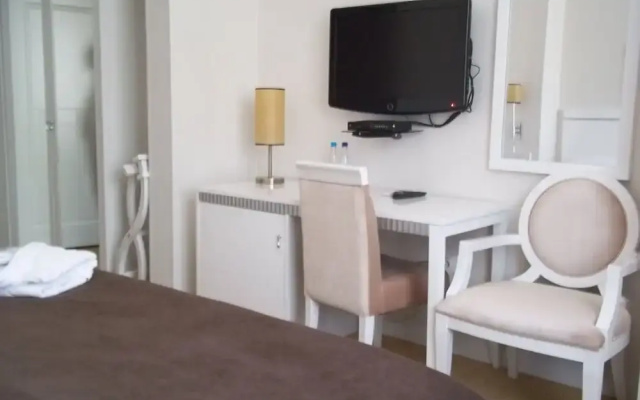 Amber Hotel