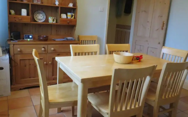 The Shields- Large Family House Close to Beach