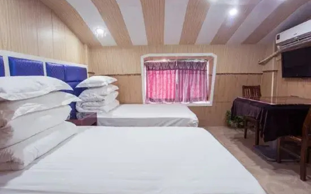 Shunda Hostel