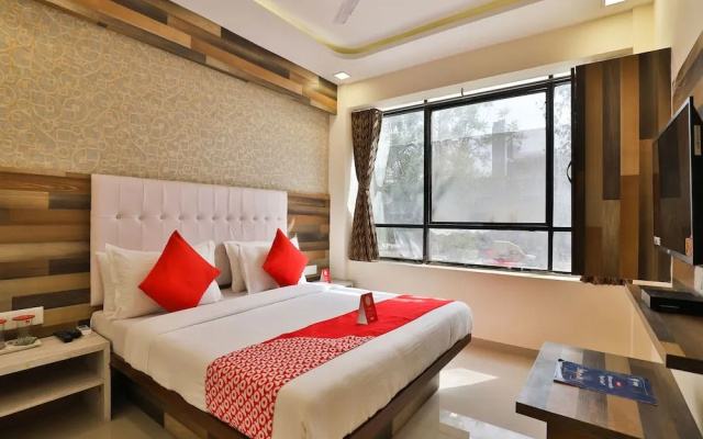 OYO 12654 Hotel Sunshine