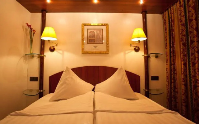 Regis Hotelschiff 3* Köln