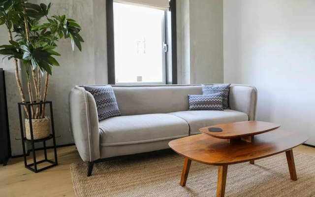Kamiel -belle Epoque Apartment With Modern Comfort