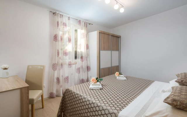 Amazing Home in Milna With 6 Bedrooms, Wifi and Outdoor Swimming Pool