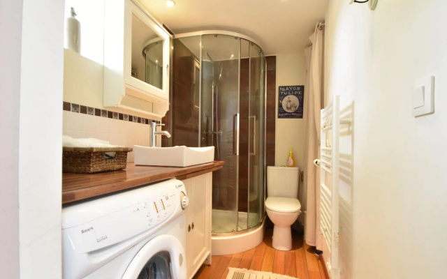 Quaint Holiday Home  in Saint-Gilles-les-Bois with Garden