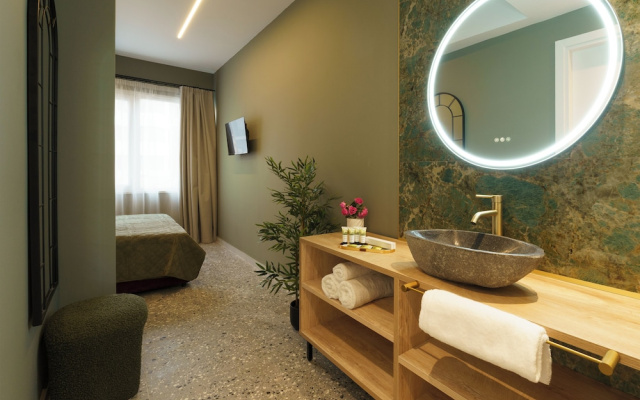 Ernest Suites Psiri