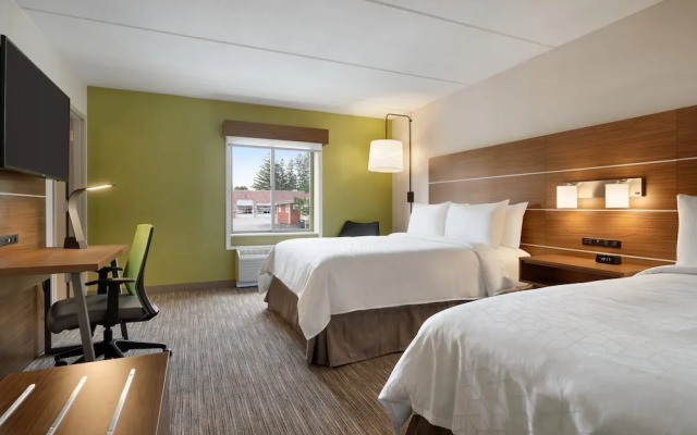 Days Inn and Suites Plattsburgh