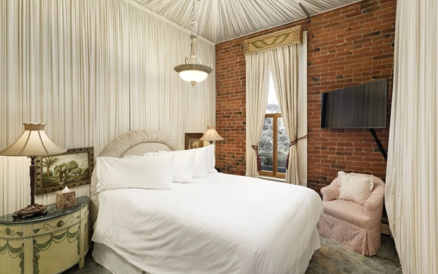The Residence Hotel