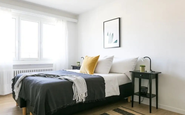 Lucern 2-br Flat w Netflix Top Location