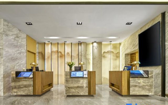 Madison Hotel Nanjing Xuanwu Lake Hongshan Zoo