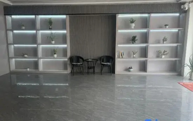 Huaqianshu Light Luxury Homestay (Shenglong Steel Factory)