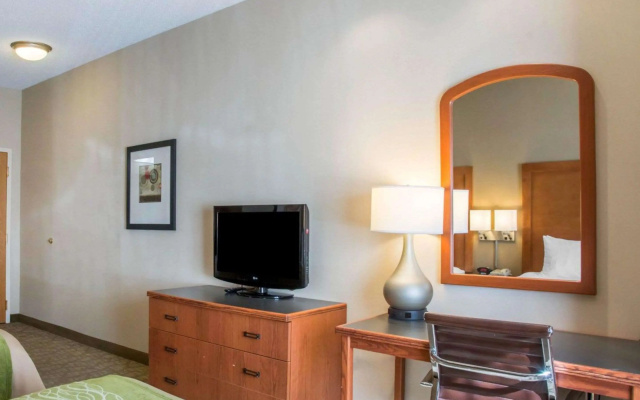 Comfort Inn & Suites West Chester - North Cincinnati