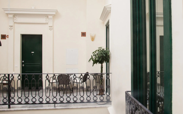 Central Gallery Rooms