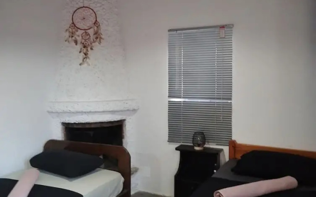 Room-pyrgi Artemis - Place